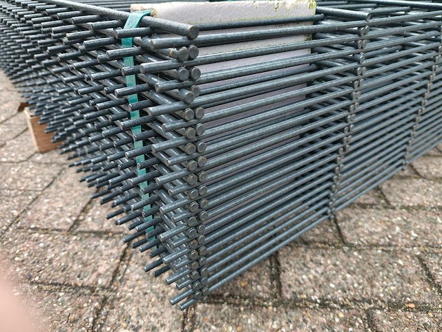 Dubbelstaafs hekwerk 203 cm hoog 8 / 6 / 8 (19x) - afbeelding 7 van  7