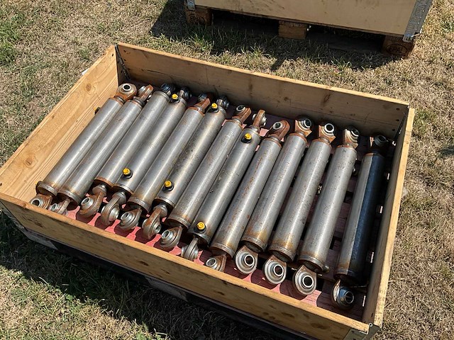 Dubbelwerkende hydrauliek cilinder (13x) - afbeelding 1 van  3