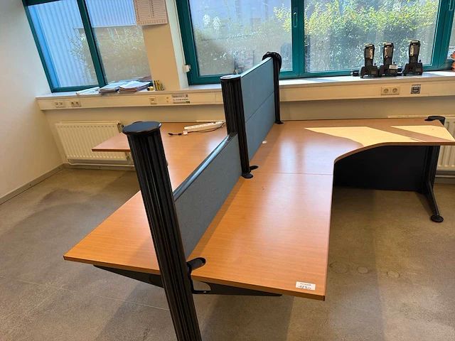 Dubbelzijdig bureau - afbeelding 2 van  6