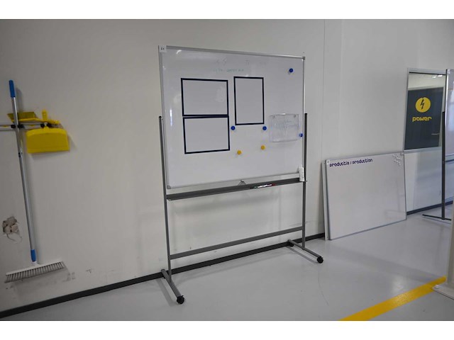 Dubbelzijdig mobiel magnetisch whiteboard - afbeelding 1 van  4