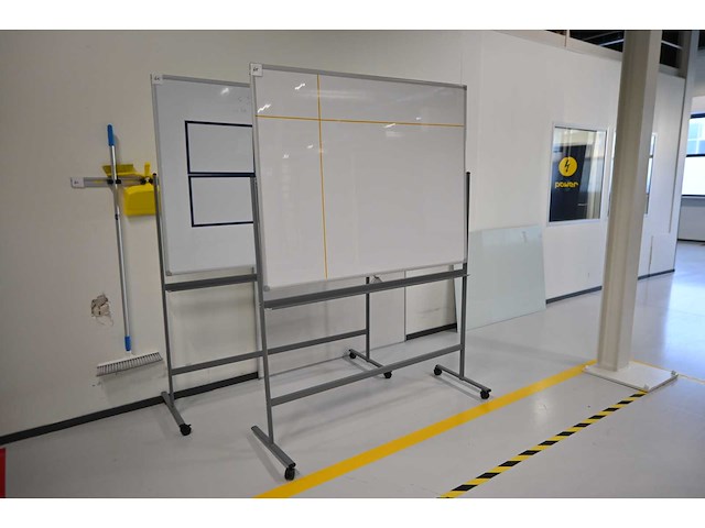 Dubbelzijdig mobiel magnetisch whiteboard - afbeelding 2 van  4