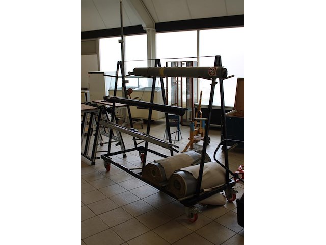 Dubbelzijdig pennenrek met afmeting 200 x 100 x 170 cm. let op: exclusief inhoud. - afbeelding 2 van  2