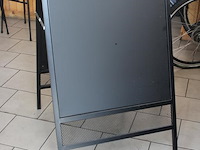 Dubbelzijdig stoepbord, afm. 65 x 109 cm. - afbeelding 2 van  2