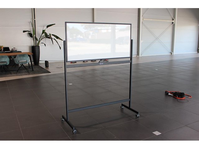 Dubbelzijdig verrijdbaar en kantelbaar whiteboard afmeting 120 x 60 cm. - afbeelding 1 van  3