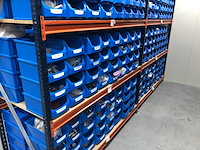 Dubbelzijdige legbordstelling incl 340 magazijnbakken. - afbeelding 2 van  6