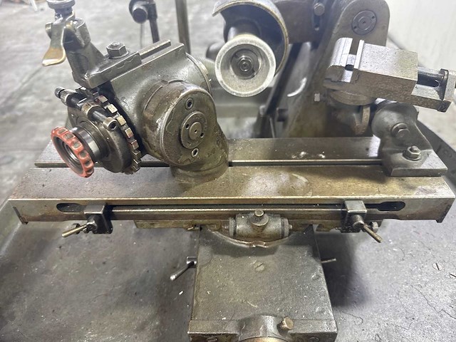 Dubied slijpmachine - afbeelding 10 van  11