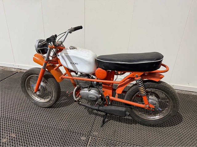 Ducati - motorfiets - - afbeelding 10 van  17