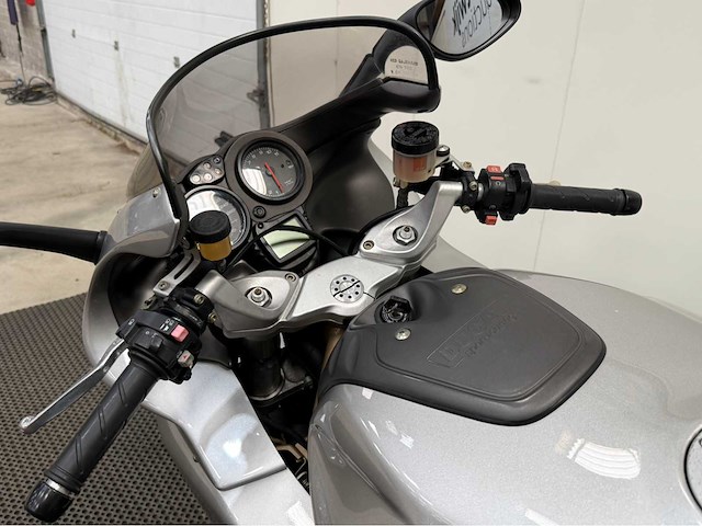 Ducati - tour - st 2 - motorfiets - 2001 - afbeelding 7 van  15