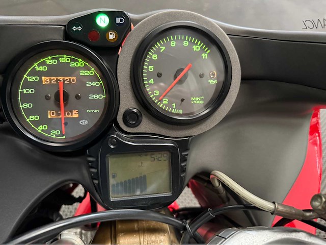 Ducati - tour - st2 - motorfiets - 2001 - afbeelding 13 van  21