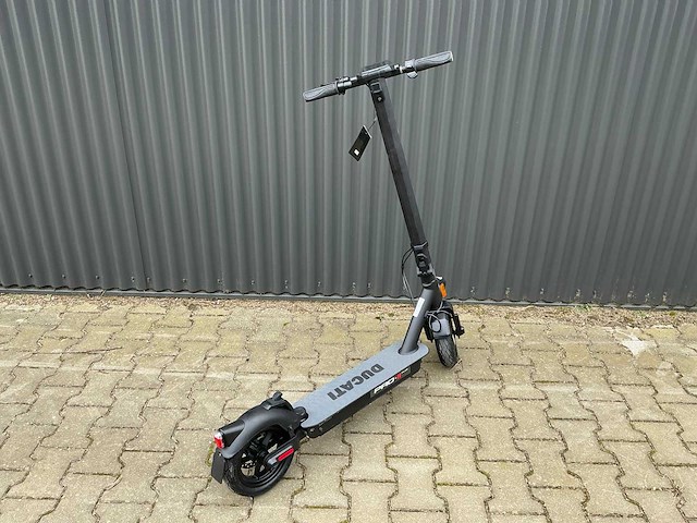 Ducati pro-ii plus elektrische step / e-streetscooter - afbeelding 4 van  9