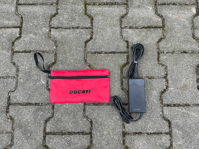 Ducati pro-ii plus elektrische step / e-streetscooter - afbeelding 9 van  9