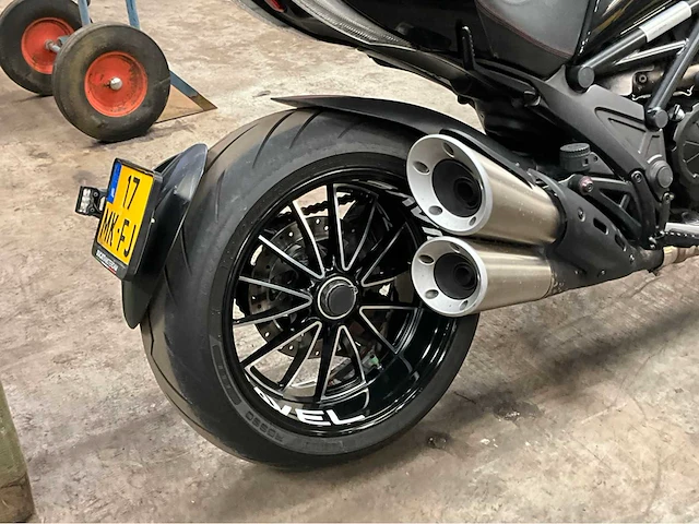 Ducati tour diavel motorfiets - afbeelding 24 van  26
