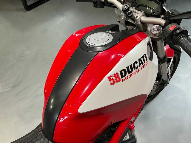 Ducati tour monster 796 motorfiets - afbeelding 3 van  23
