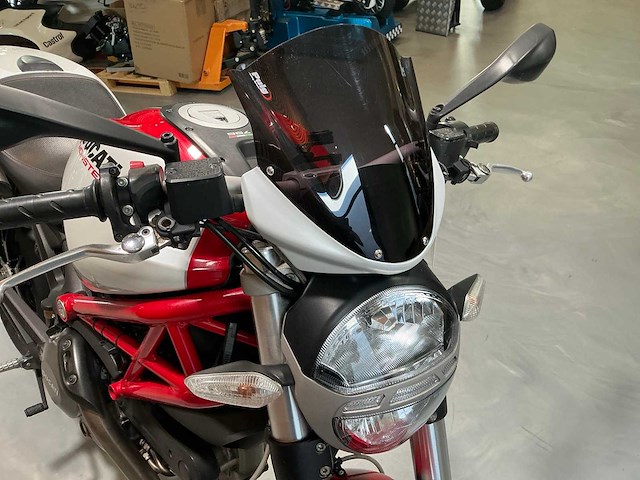 Ducati tour monster 796 motorfiets - afbeelding 21 van  23