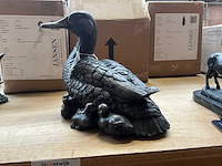 Duck with duckling decoratief beeld - afbeelding 2 van  3