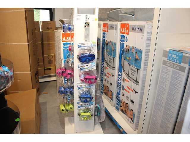 Duik- zwembrillen bestway in diverse maten en uitvoeringen aan display, 24 stuks. let op: excl. display. - afbeelding 1 van  3