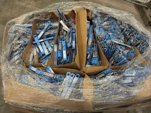 Duitse sleutelhangers en duitstalige kaarten (10000x) - afbeelding 4 van  7