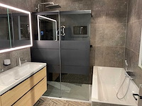 Duka-villeroy&boch inloopdouchewand met schuifdeur en douchevloer - afbeelding 2 van  8