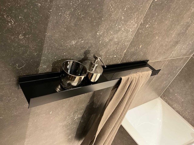 Duka-villeroy&boch inloopdouchewand met schuifdeur en douchevloer - afbeelding 8 van  8