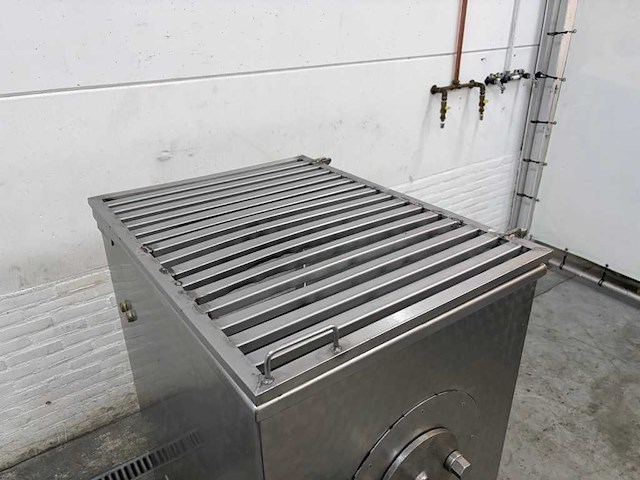 Duker rex - awn 130 1 - gehaktmolen - afbeelding 3 van  5