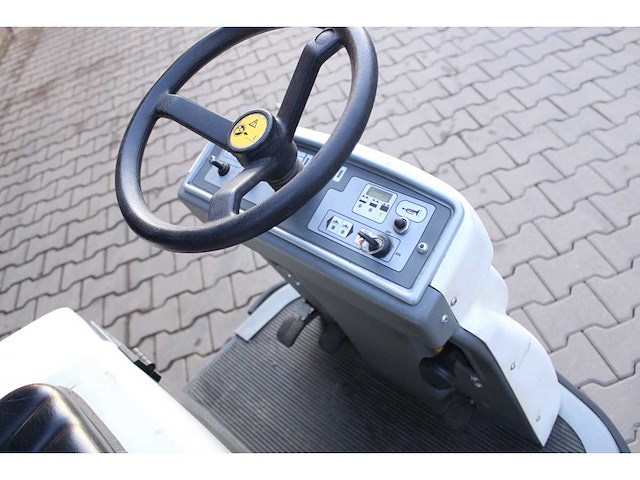 Dulevo - 2008 - 100se - 120 uur - veegmachine - afbeelding 11 van  13