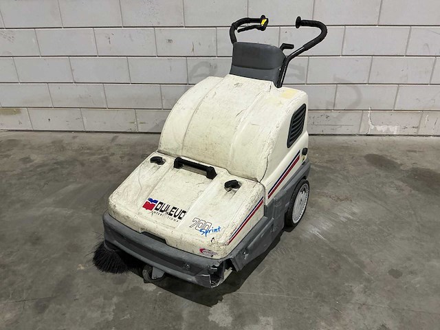 Dulevo 700 sprint elektrische veegmachine - afbeelding 1 van  11