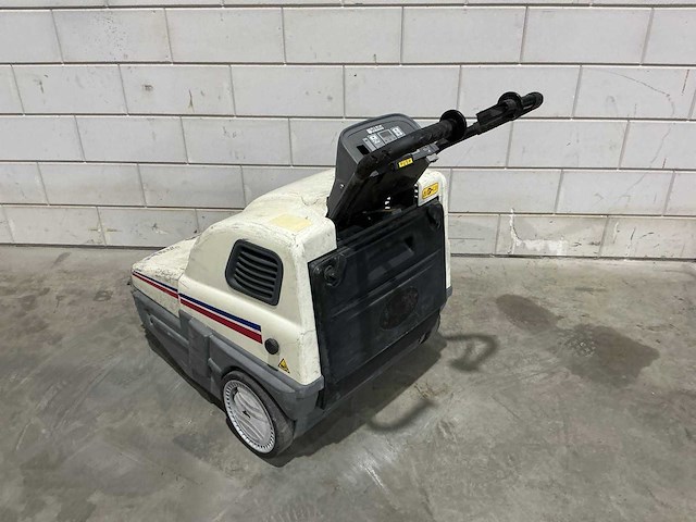 Dulevo 700 sprint elektrische veegmachine - afbeelding 4 van  11