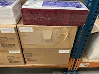 Duni 3-ply bordeaux doos á 5x250 stuks servetten (2x) - afbeelding 2 van  2
