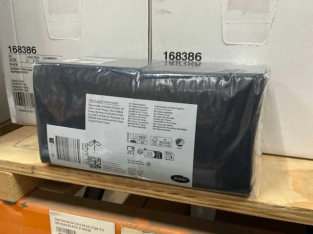 Duni black doos á 8x300 stuks servetten (5x) - afbeelding 1 van  3
