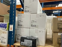 Duni black doos á 8x300 stuks servetten (5x) - afbeelding 2 van  3