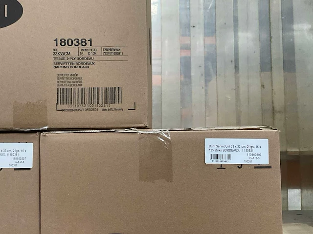 Duni bordeaux doos á 16x125 stuks servetten (3x) - afbeelding 3 van  3