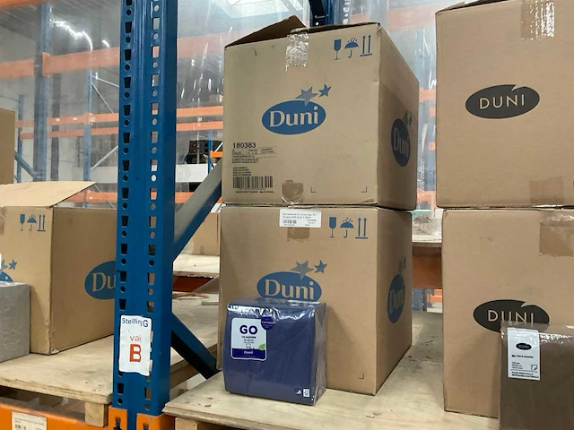 Duni donkerblauw doos á 16x125 stuks servetten (2x) - afbeelding 2 van  3