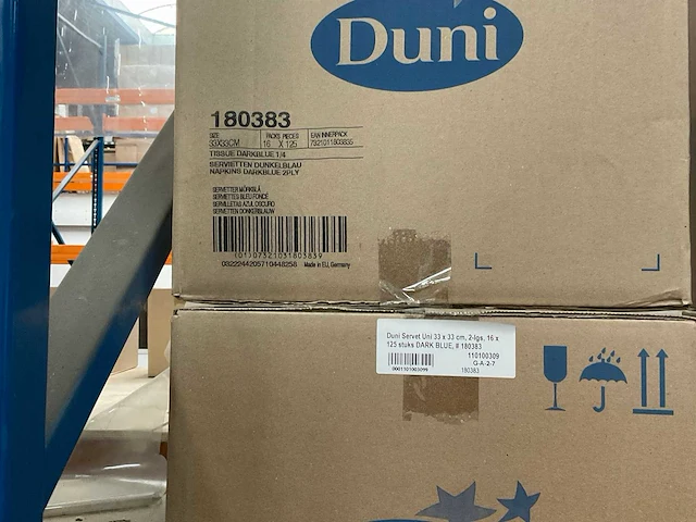 Duni donkerblauw doos á 16x125 stuks servetten (2x) - afbeelding 3 van  3