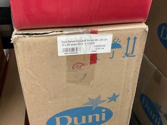 Duni dunisoft red doos á 12x60 stuks servetten (2x) - afbeelding 3 van  3