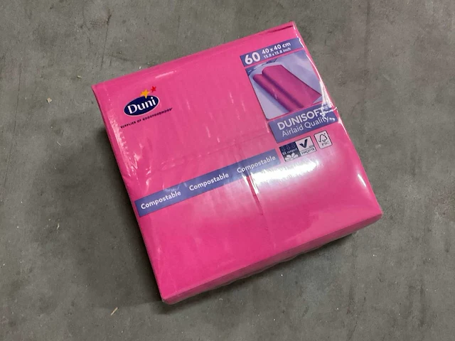 Duni fuchsia doos á 12x60 stuks servetten (8x) - afbeelding 1 van  3