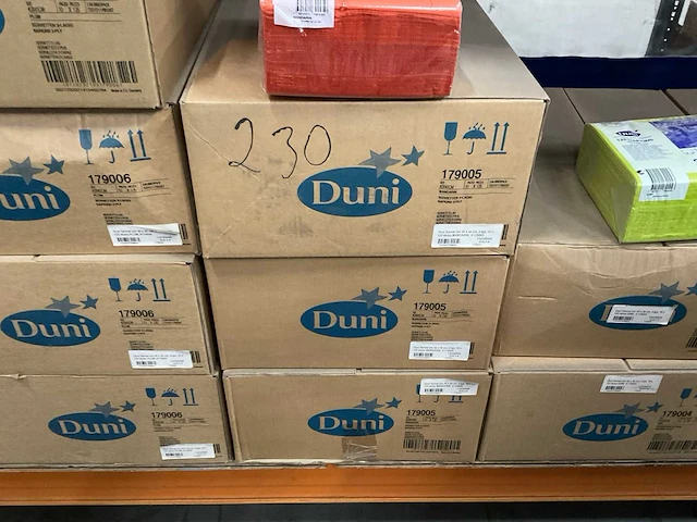 Duni mandarin doos á 10x125 stuks servetten (3x) - afbeelding 2 van  3