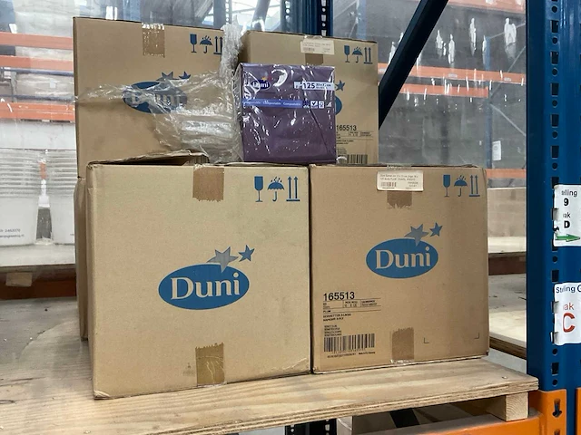 Duni paars doos á 16x125 stuks servetten (6x) - afbeelding 2 van  2