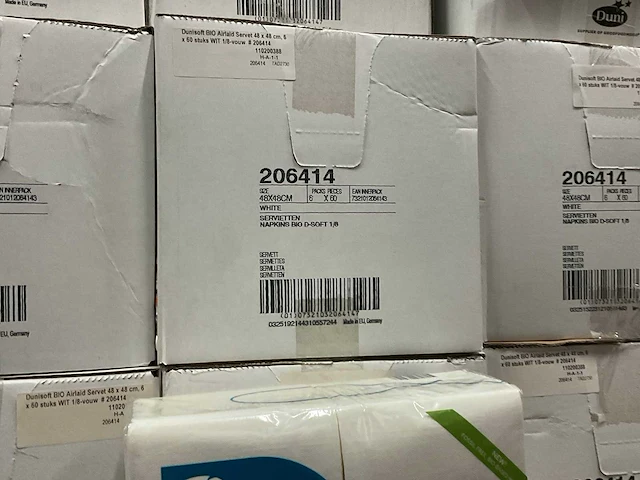Duni premium white doos á 6x60 stuks servetten (9x) - afbeelding 3 van  3