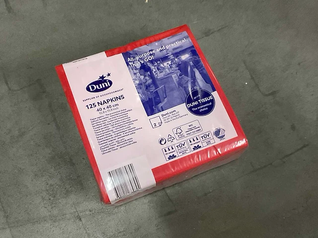 Duni red doos á 10x125 stuks servetten (3x) - afbeelding 1 van  3