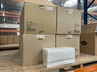 Duni white doos á 10x300 stuks servetten (4x) - afbeelding 2 van  3