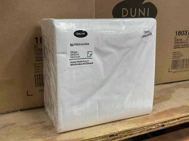Duni white doos á 16x125 stuks servetten (2x) - afbeelding 1 van  2