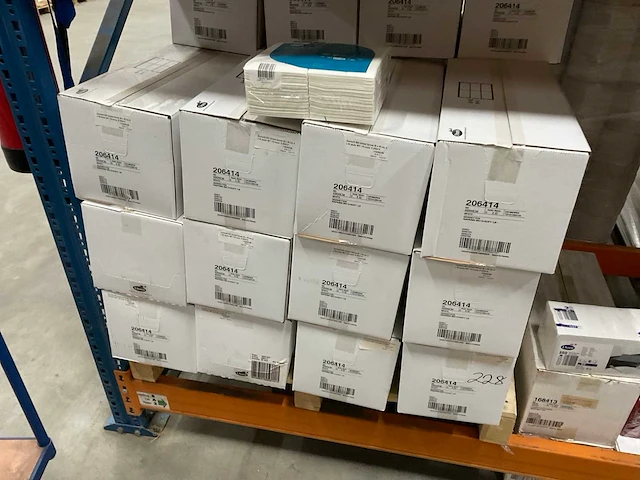 Duni white doos á 6x60 stuks servetten (14x) - afbeelding 2 van  3