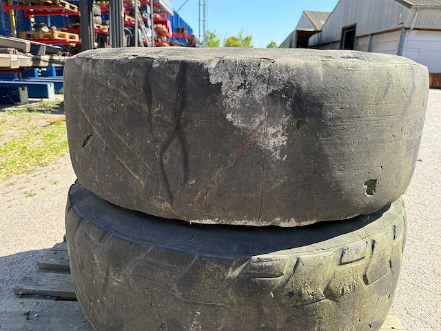 Dunlop - band 405/70r20 (2x) - afbeelding 6 van  10