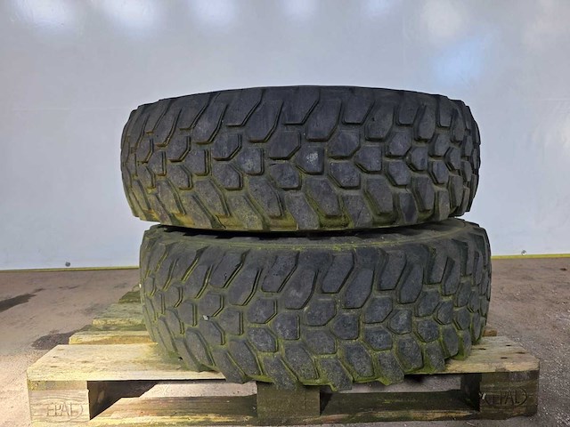 Dunlop - banden 12.5 r20 - afbeelding 1 van  7