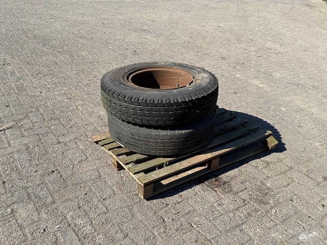 Dunlop - highway - band 8.25-17 (2x) - afbeelding 1 van  6