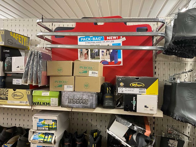 Dunlop - partij regenlaarzen en werkschoenen - afbeelding 18 van  20