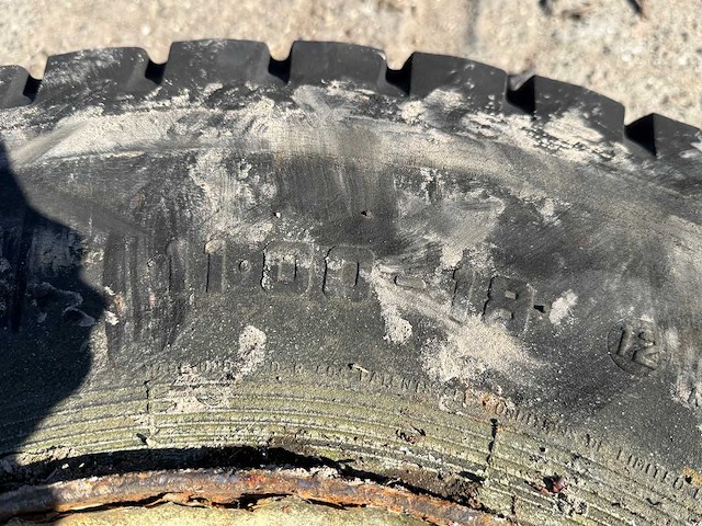 Dunlop - roadster - band 11.00-18 - afbeelding 5 van  10