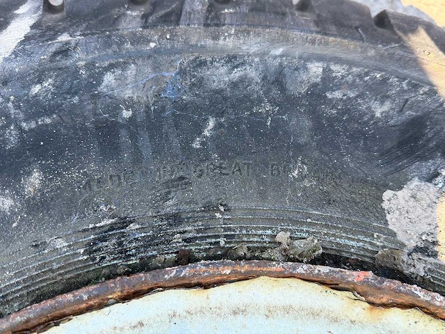 Dunlop - roadster - band 11.00-18 - afbeelding 6 van  10
