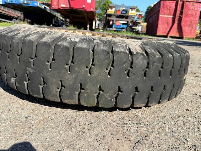 Dunlop - roadster - band 11.00-18 - afbeelding 9 van  10