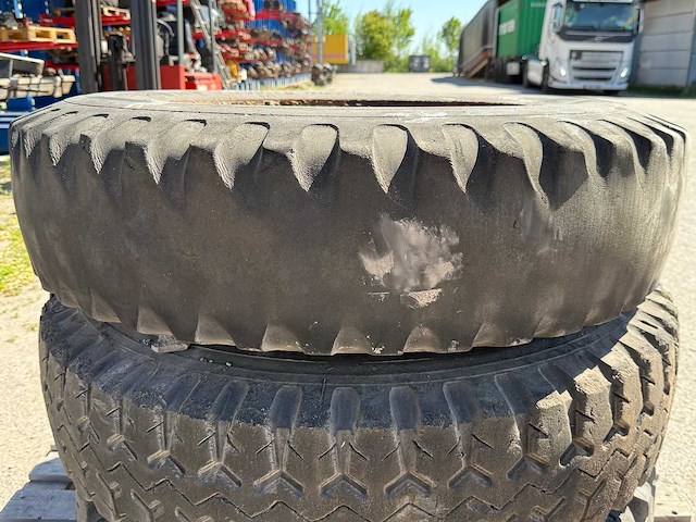 Dunlop - trak grip - band 11.00r20 (3x) - afbeelding 3 van  4